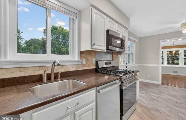 6015 BACKLICK Road Gallery 4