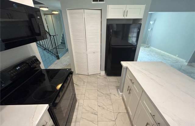 596 Tam O Shanter Gallery 3