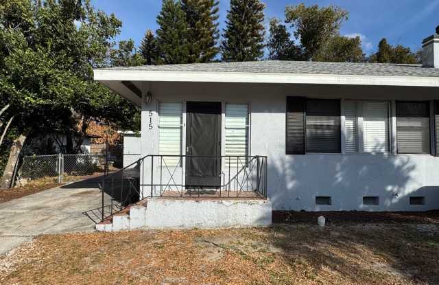 Charming Cottage with Detached Storage Garage Gallery 1