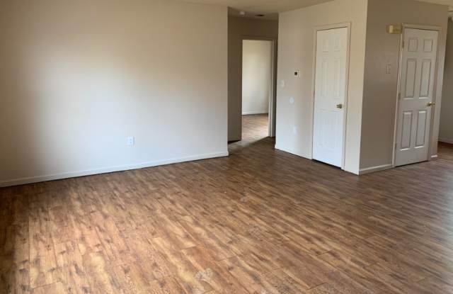 1425 West Hovey Street - B Gallery 1