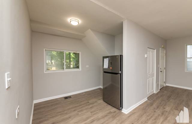 1022 W Fry St photos photos