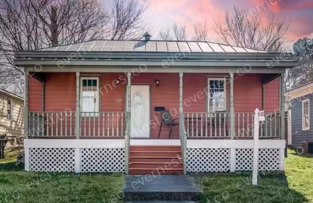 1128 McKenzie St - 1128 McKenzie Street, Petersburg, VA 23803