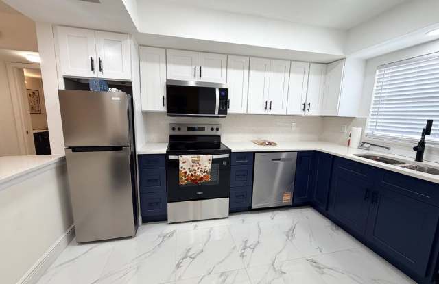 2/2 STUNNING SEASONAL RENTAL IN SUNNY N. FT. MYERS, FL Gallery 4