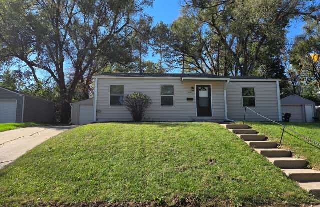 3 bed 1 bath, 1 car detached garage, newly remodeled photos photos