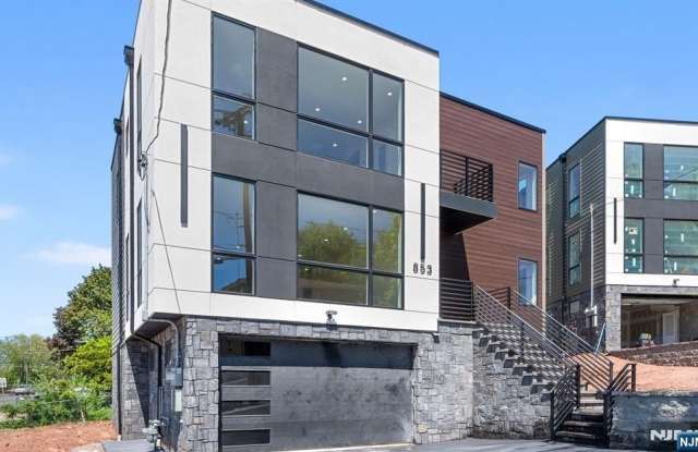 853 Pleasantview Terrace Gallery 1