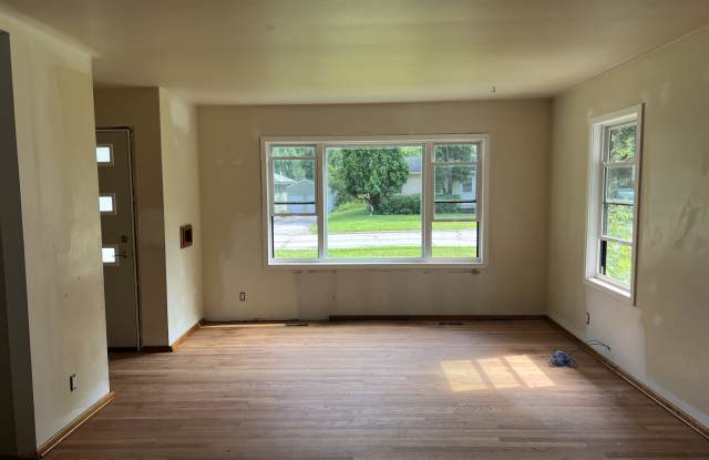 706 Whiting Avenue photos photos