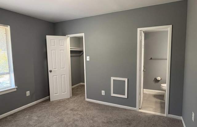 11631 STONEVIEW Square Gallery 3