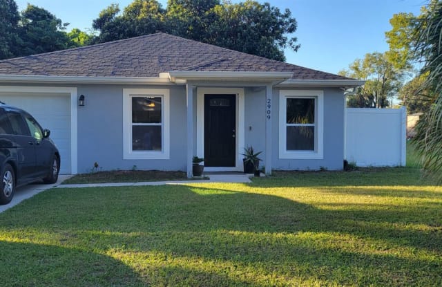 2909 E 26TH AVE - 2909 East 26th Avenue, Tampa, FL 33605