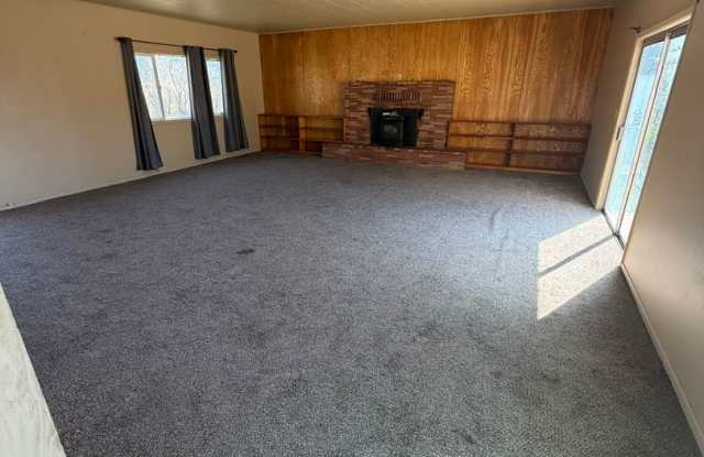 3 Bedroom, 2 Bathroom Home - Located in Malin, OR! Gallery 1