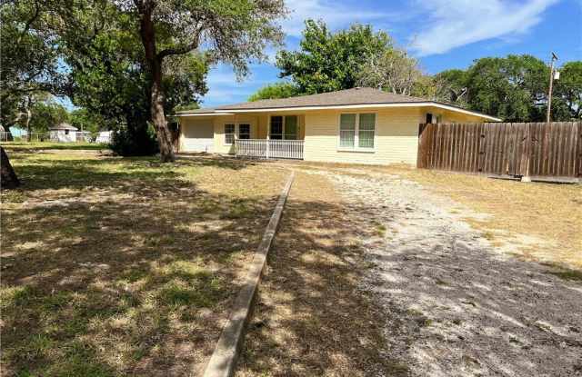 933 S Rife Street - 933 South Rife Street, Aransas Pass, TX 78336