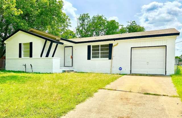Charming 3 Bed / 1.5 Bath Home for Rent Near High School – Fenced Yard  1-Car Garage Address: 502 S 13th St, Copperas Cove, TX 76522 Bedrooms: 3 Baths: 1 Full + 1 Half bath 1100 Sq Ft House Lot Size: ~0.19 acres (8,258 sq ft) Property Highlights St photos photos