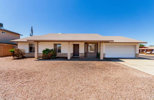 Remodeled home with huge yard and NO HOA! photos photos