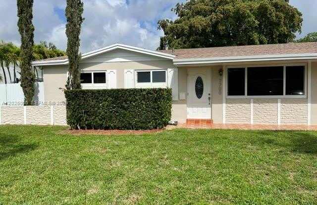 7700 SW 137th Ct photos photos