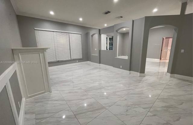 5263 SW 34th Way photos photos