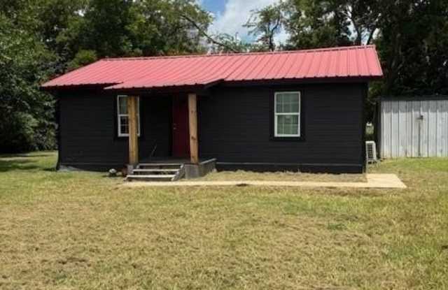 324 Dewey Street - 324 Dewey Street, Deport, TX 75435