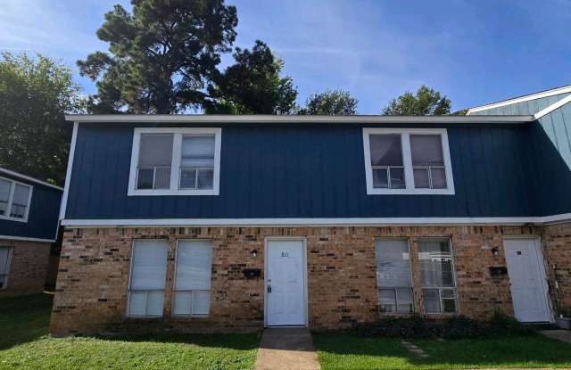 Tour Today! 2/1.5 Townhome in Longview - 811 Texas Street, Longview, TX 75601