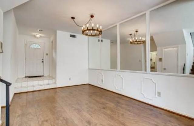 7505 Memorial Woods Drive Gallery 2
