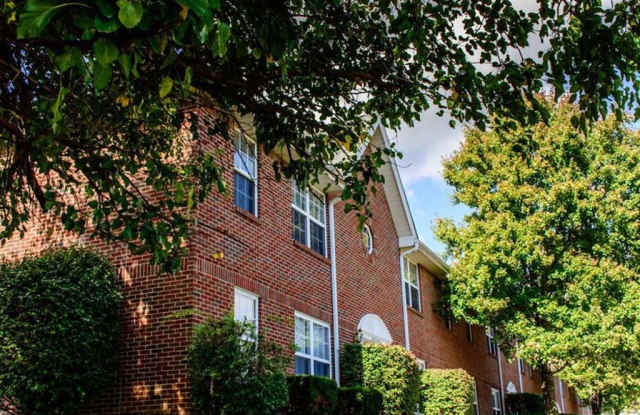 Hub of New Albany Apartments Gallery 2