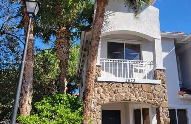 2573 SW 82 AV - 2573 Southwest 82nd Avenue, Miramar, FL 33025