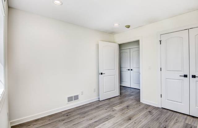 3 Bedroom Town Home Gallery 3