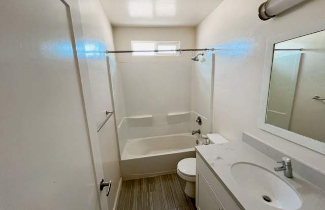 285 N. Oakland photos photos