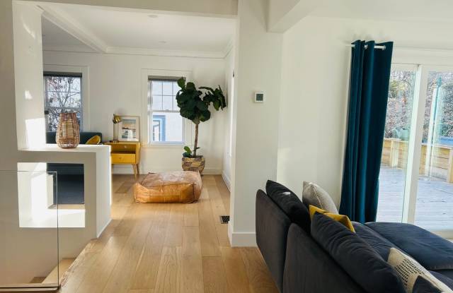Charming 4 Bedroom photos photos