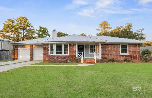 25 Laurel Avenue - 25 Laurel Avenue, Fairhope, AL 36532