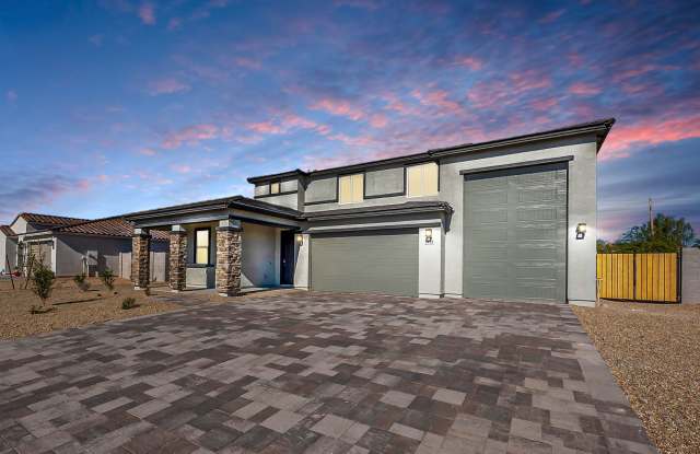 Beautiful 4-Bedroom Home with RV Garage Gallery 1