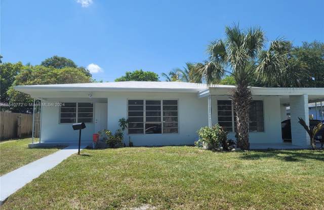 16902 NE 23rd Ave - 16902 Northeast 23rd Avenue, North Miami Beach, FL 33160