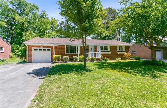 BRIGHT AND COMFORTABLE RANCHER IN THE CITY OF WILLIAMSBURG! photos photos