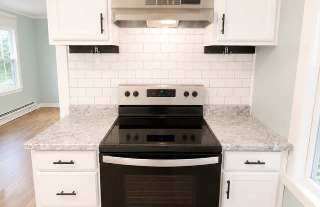 Beautifully Updated 1 Bedroom Home – Pet Friendly – $950/Month Gallery 1
