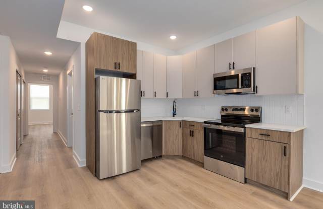 2234 N FRANKLIN Street unit: 3 photos photos