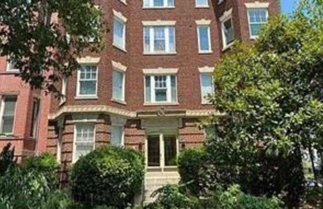 624 MARYLAND Avenue NE Gallery 1