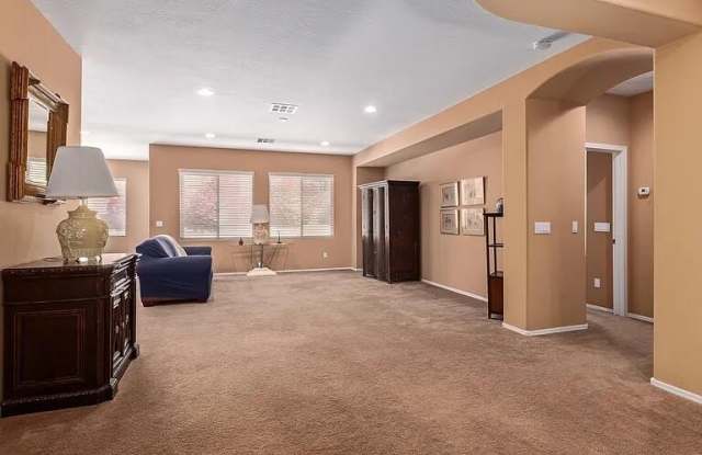 2310 W Spur Drive Gallery 3