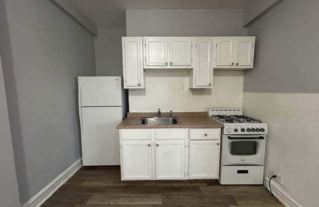6948 North Ashland Boulevard Gallery 2
