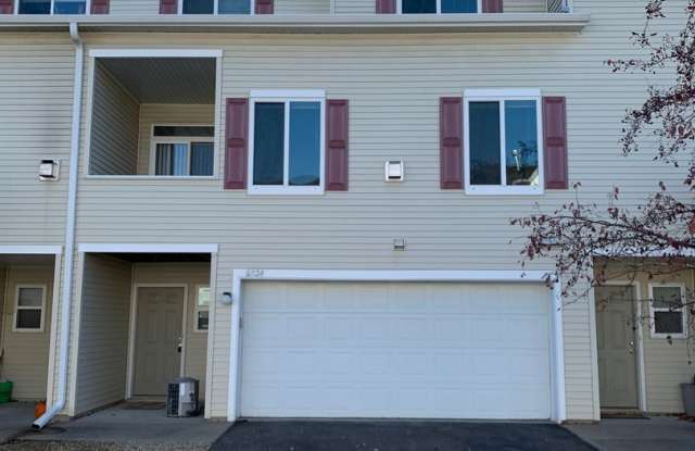 2 Bed/1.5 Bath Townhome- Cottage Grove- Available August 1st 2026 photos photos