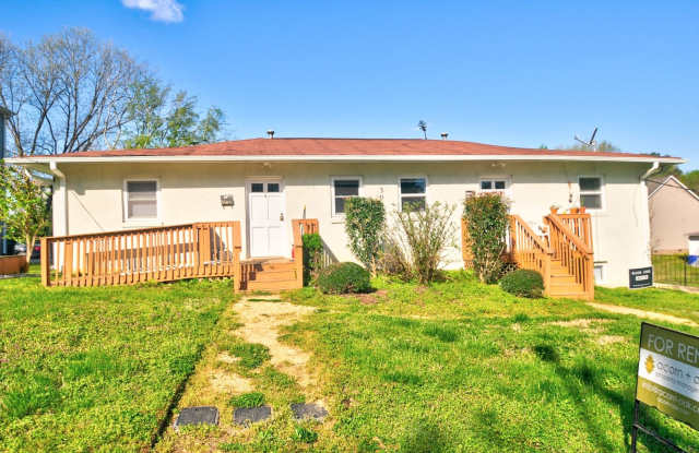 Cute 2 bedroom - Close to Downtown Carrboro and UNC! photos photos