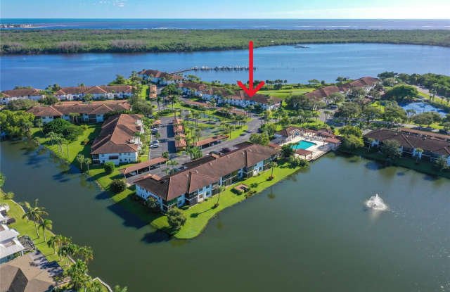 6102 SE Landing Way unit: 13 photos photos