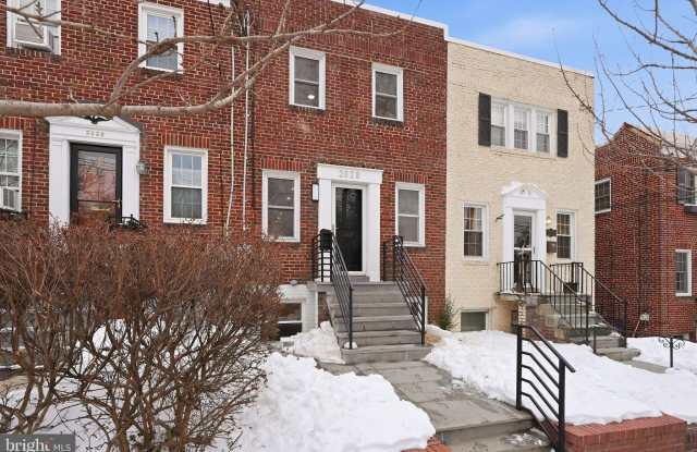 2028 TUNLAW Road NW photos photos