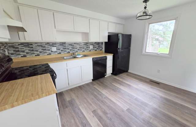 6015 Hinsdale Lane Gallery 4