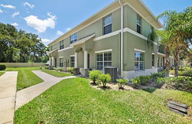 9797 TRUMPET VINE LOOP Gallery 2