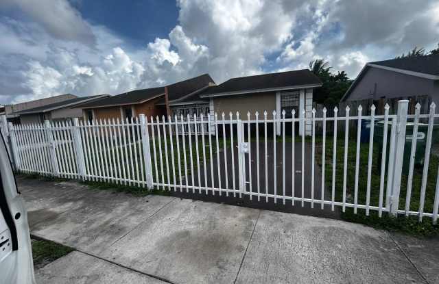 3522 NW 194 TER - 3522 Northwest 194th Terrace, Miami Gardens, FL 33056