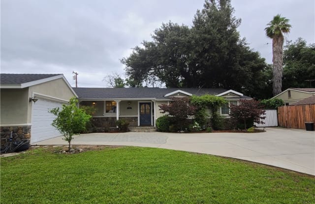 743 E Foothill Boulevard - 743 East Foothill Boulevard, Glendora, CA 91741