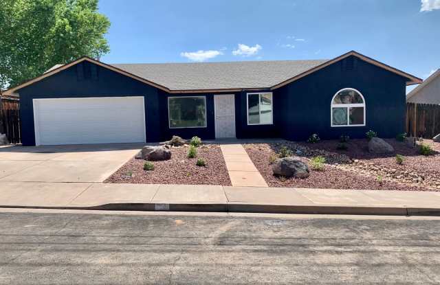 Four Bedroom Remodeled Home in Red Cliffs photos photos