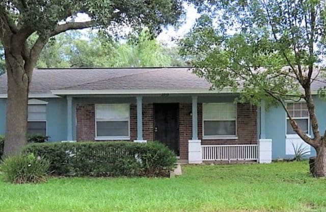 2212 Donegal Ct - 2212 Donegal Court, Valrico, FL 33594
