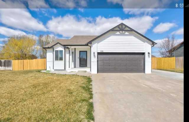 216 West Poplar Street photos photos