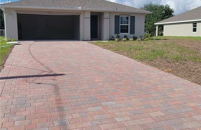 2603 65th Street W photos photos