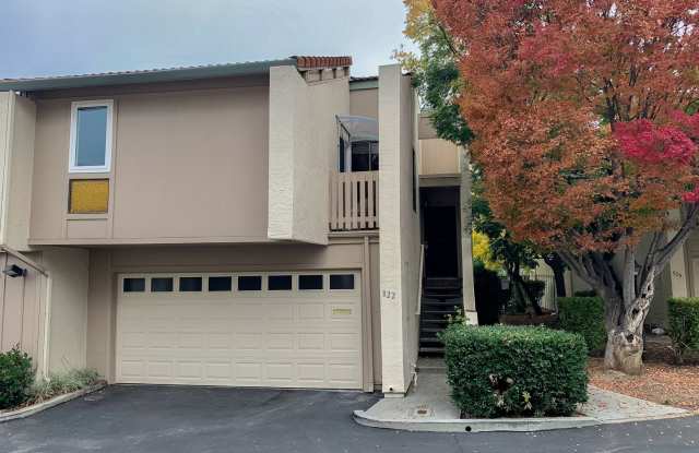 Spacious End-Unit Townhome with Cupertino Schools Gallery 1