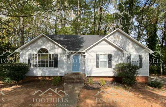 Charming 3 Bedroom/2 Bath single family home with 2 car attached garage. - 2823 Leconte Road, Anderson, SC 29621