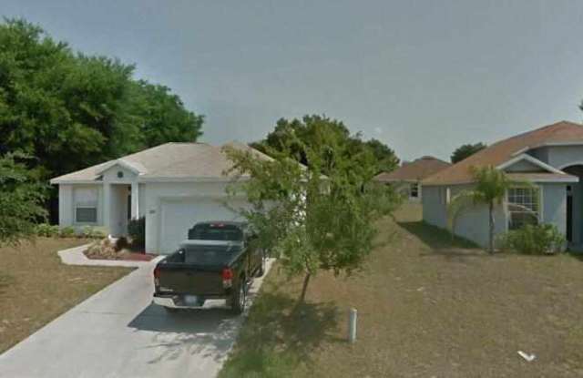 3 bedroom, 2 bath home in great location in Eustis photos photos